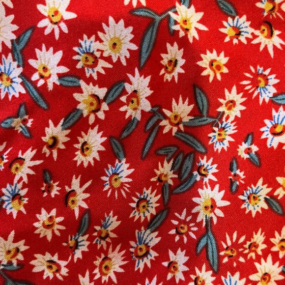 Flowered flowy shorts - Picture 2 of 2